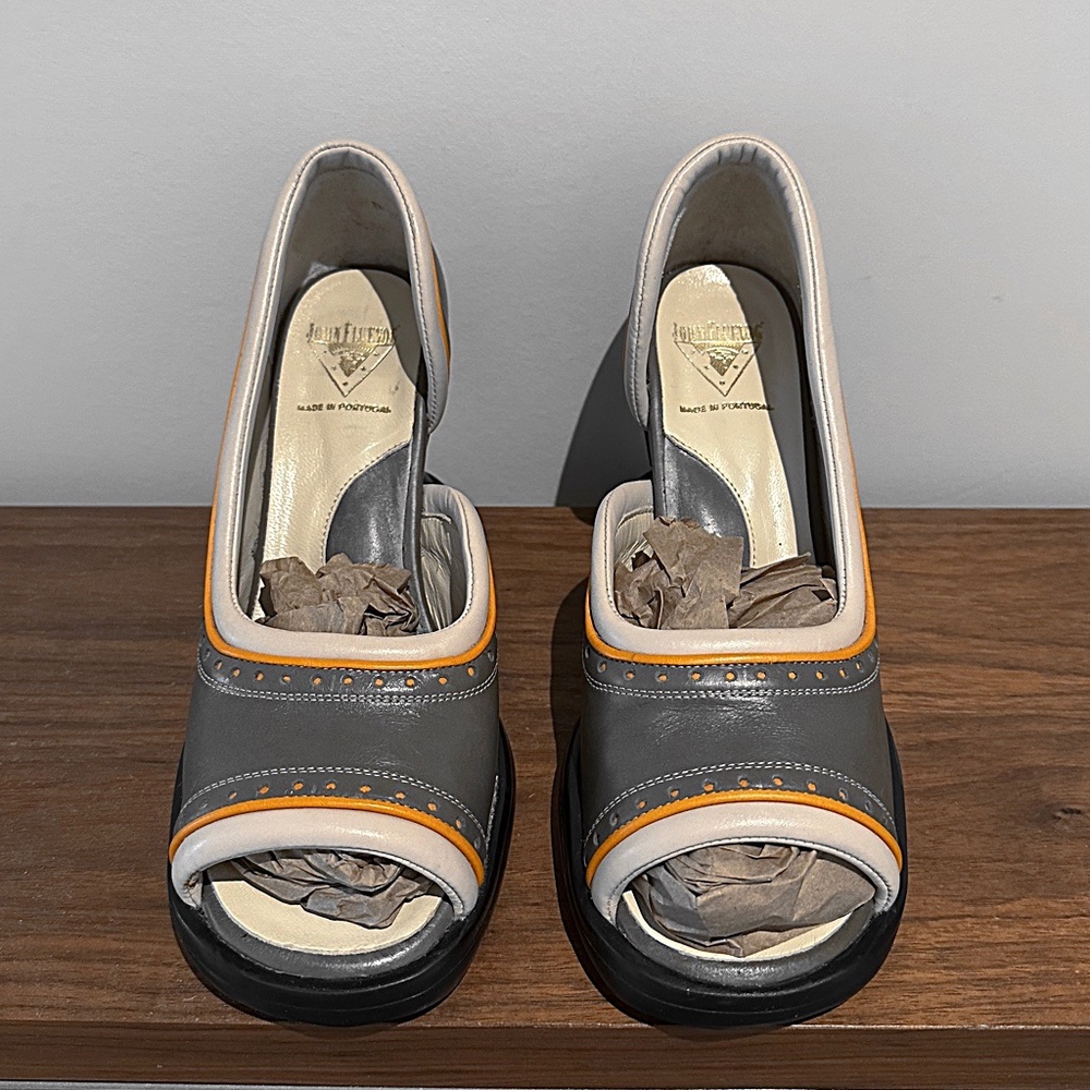 John Fluevog Vintage Minis. Sz 6. Rare Color-way. Like New